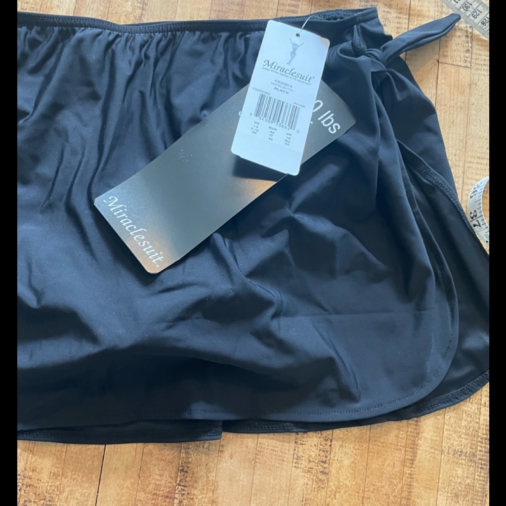 Miraclesuit Sarong Runabout (?) Swim skirt , 14